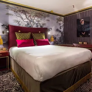 4* Hotel Snob Hotel