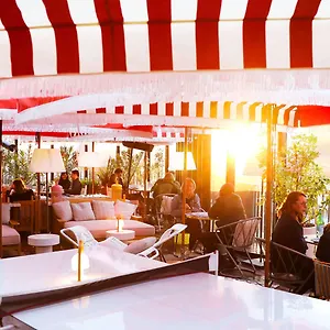 3* Hotel Mama Shelter West