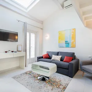 https://stayin-commandant-andre.fr-provencehotel.com