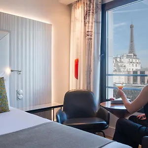 4* Hotel Le Parisis - Tour Eiffel