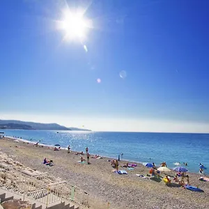 https://les-mouettes-promenade-holiday.fr-provencehotel.com